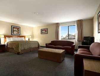 Colony Inn Kent Bagian luar foto