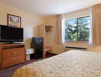 Colony Inn Kent Bagian luar foto